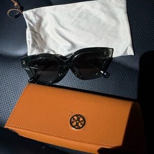 Tory Burch Stylish Green Sunglasses with Case